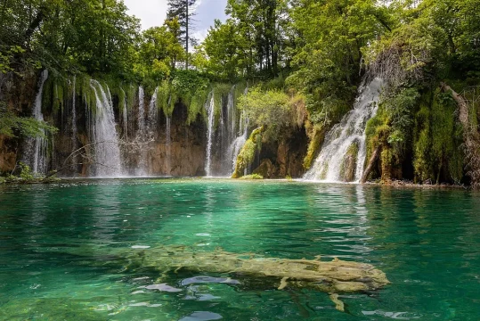 Plitvice_Lakes_National_Park_Croatia